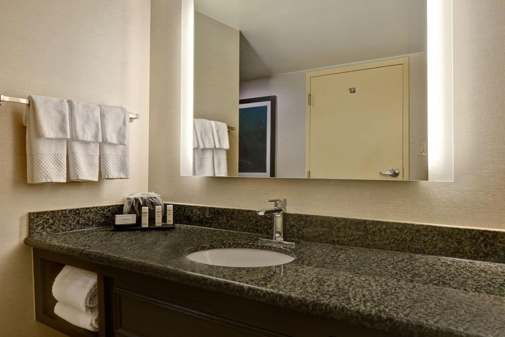 Embassy Suites Winston-Salem Eksteriør bilde